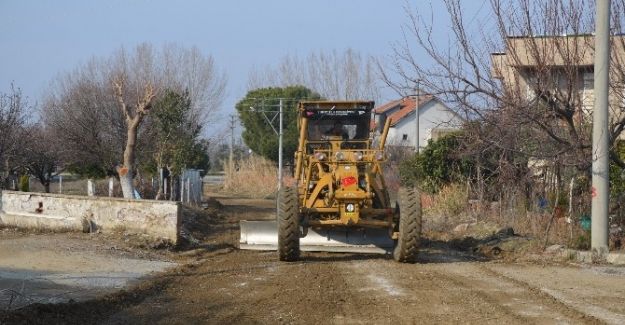 Avşar ve Irlamaz’ın yolları bakımdan geçirildi