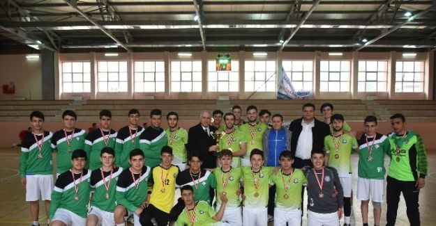 Salihli Belediyespor Hentbol Takımı şampiyon oldu