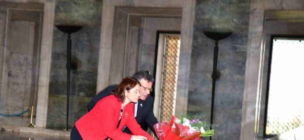 Alaşehir Belediyesinden kadınlara Anıtkabir ziyareti