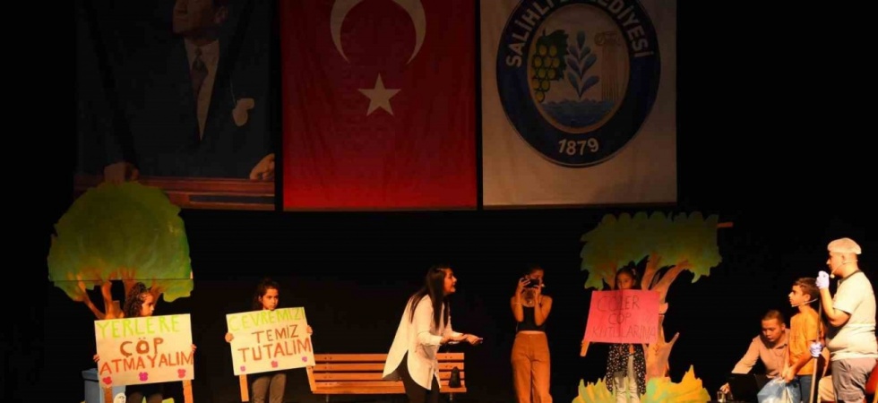 Çocuklara tiyatro oyunuyla çevre temizliği anlatıldı