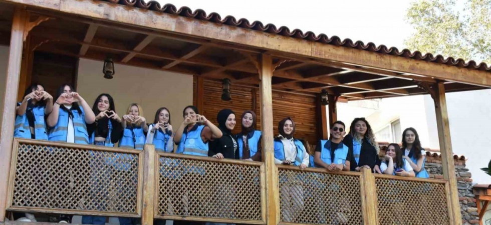 Salihli’ye yerleşen öğrenciler kent müzesini gezdi