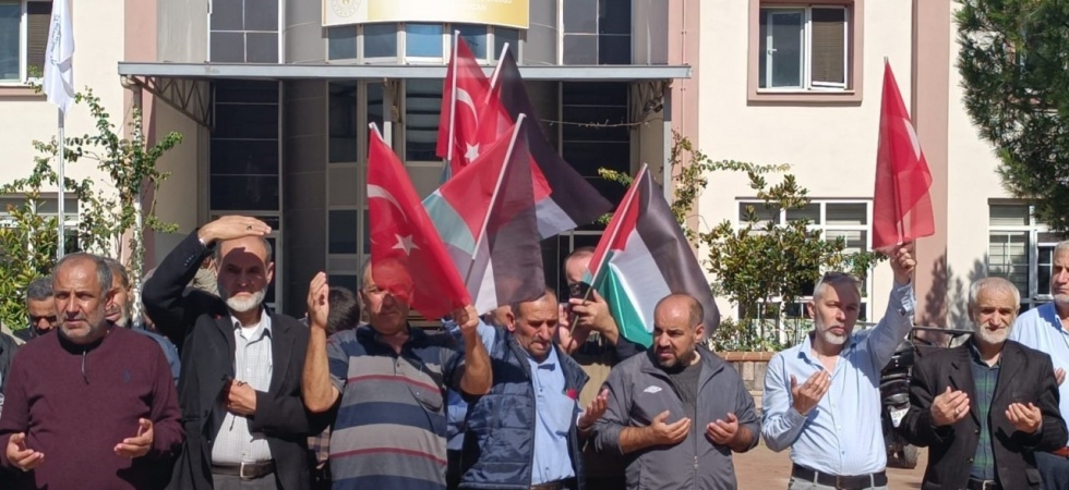 Turgutlu’da İsrail’e lanet, Filistin’e destek mitingi