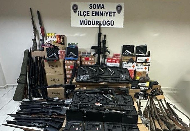 Manisa’da silah kaçakçılarına operasyon: 2 kişi tutuklandı