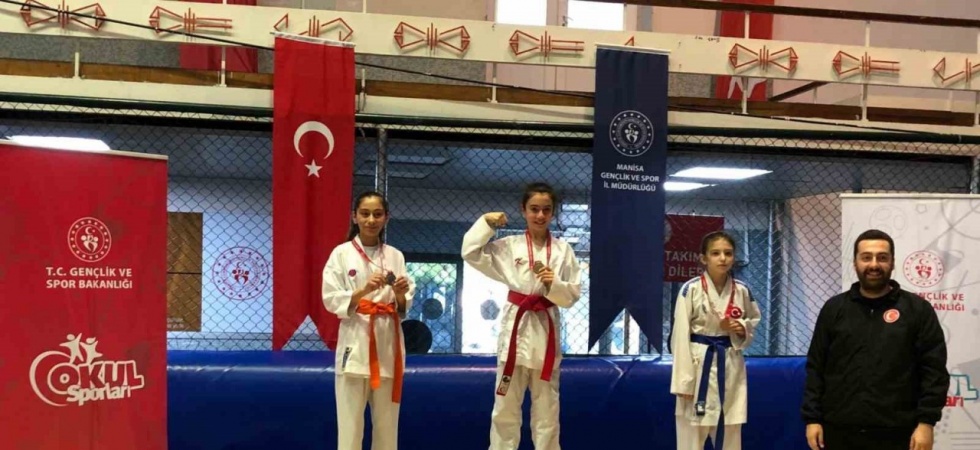 Manisa BBSK’lı karateciler okul sporlarında madalyaları topladı