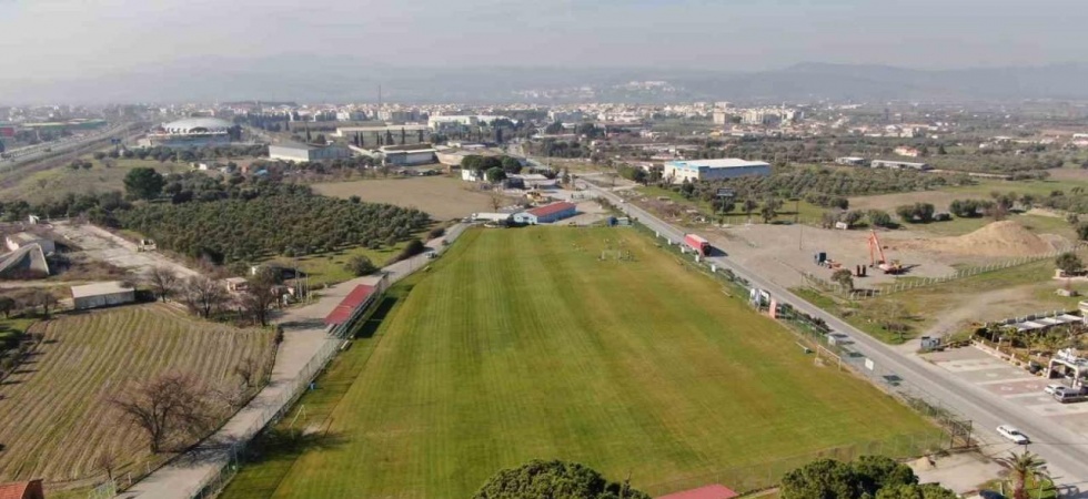 Yunusemre’de Evrenos Futbol Altyapı Tesisinin bakımı tamamlandı