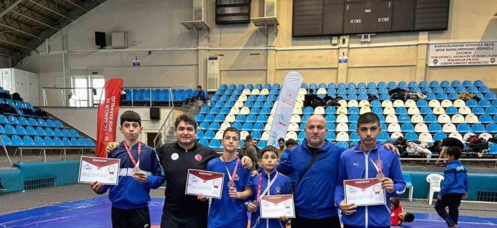 Yunusemreli güreşçiler Edirne’de 4 madalya kazandı