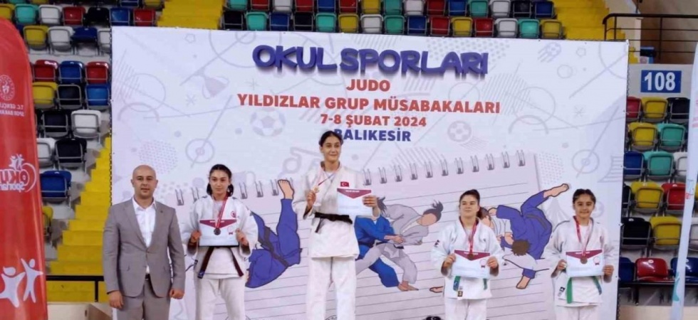 Yunusemreli yıldız judoculardan üç madalya