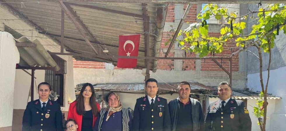 Salihli Jandarma şehit ailelerini bayramda unutmadı