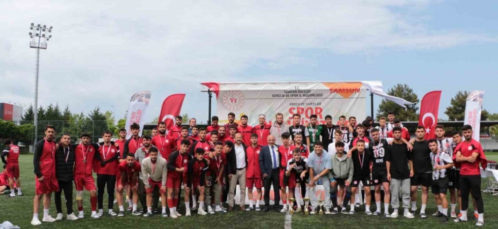 Manisa Yurtlar Futbol Takımı Türkiye şampiyonu oldu