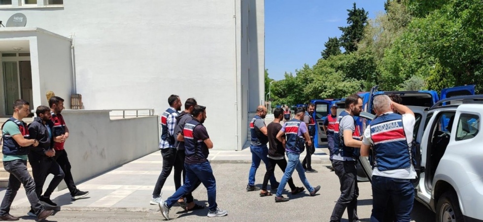 Manisa’da jandarmadan PKK terör örgütüne operasyon: 3 kişi tutuklandı