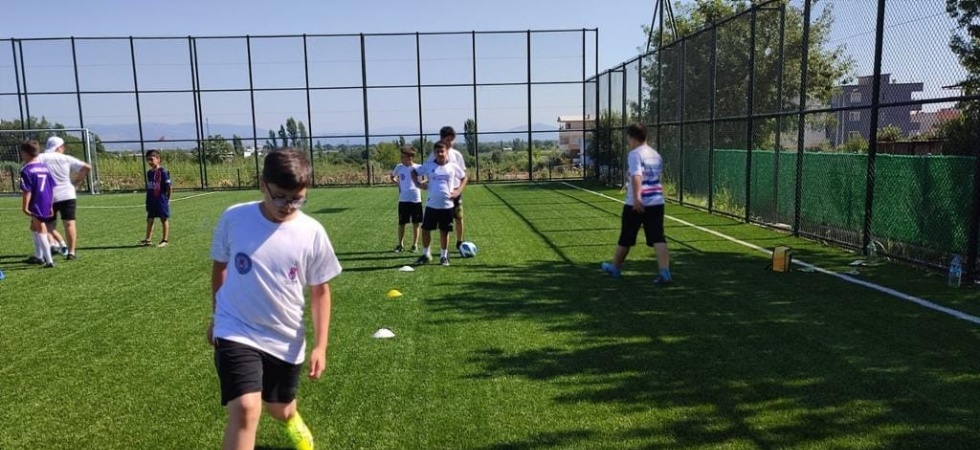 Şehzadeler’de futbol kursu kayıtları başladı