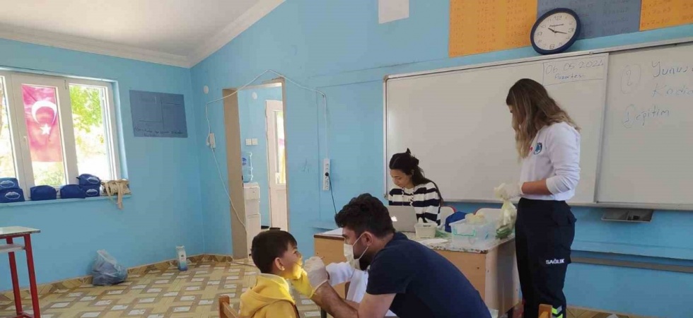 Yunusemre’de kırsal mahallelerde çocuklara diş taraması