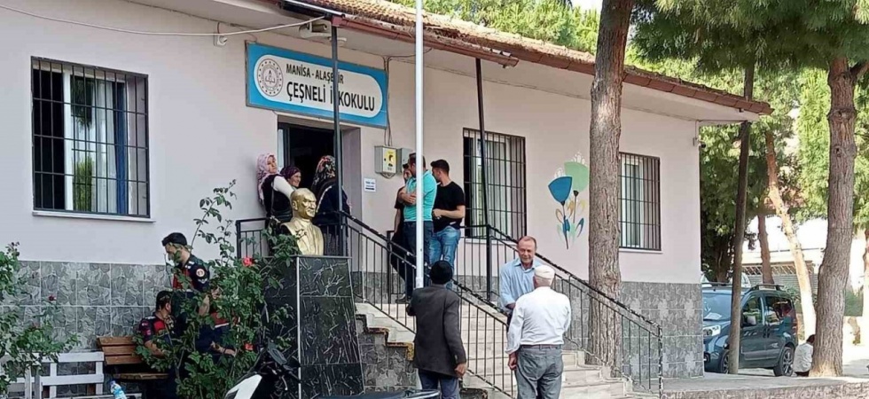 Alaşehir’de iptal edilen muhtarlık seçimi tekrarlandı