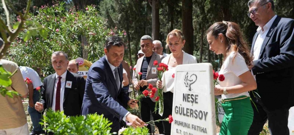 Eczacı Neşe Gülersoy mezarı başında anıldı