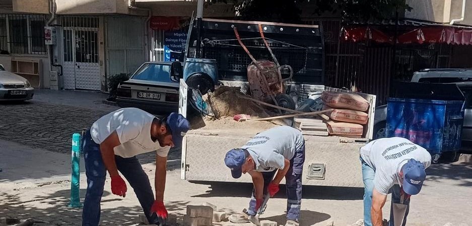 Şehzadeler Belediyesi 67 mahallede çalışmalarını sürdürüyor