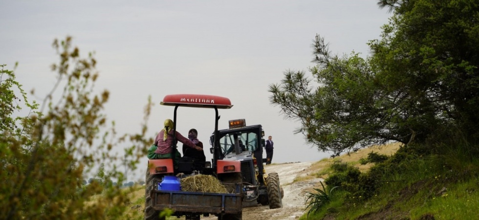 Yunusemre’den 200 kilometrelik ova yoluna bakım