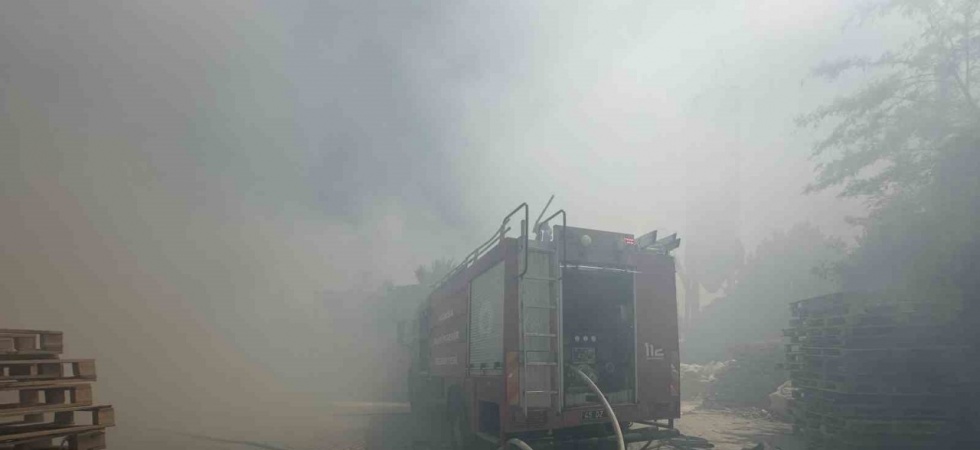 Akhisar Sanayi sitesindeki yangın korkuttu