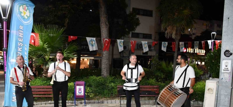 Manisa’da ‘Akustik Yaz Akşamları’ başladı