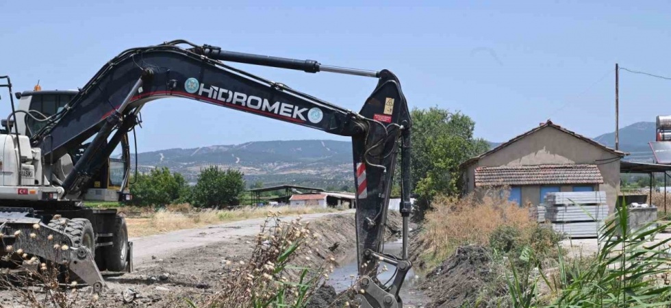 MASKİ’den Yeşilköy Mahallesi’nde dere temizliği