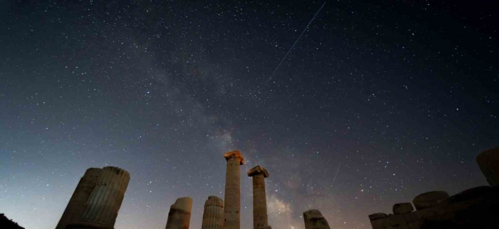 Sardes Antik Kenti, samanyolu ve perseid meteor yağmurunu buluşturdu