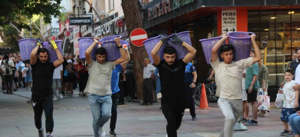 Alaşehir’de Üzüm Festivali renkli görüntülere sahne oldu