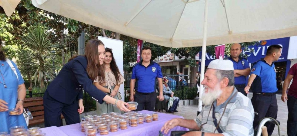 Başkan Durbay’dan vatandaşlara kandil simidi ikramı