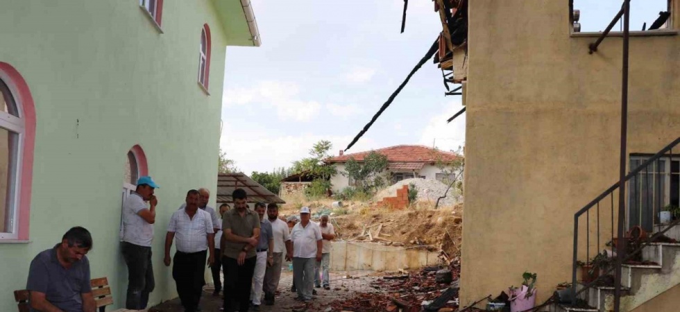 Cami lojmanında yangın korkuttu