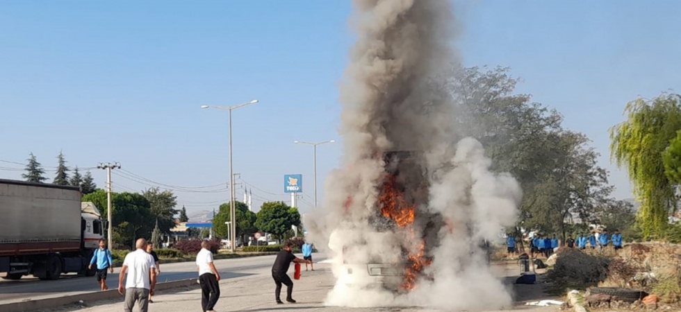 Harput FK’nın takım otobüsü alev aldı, facia kıl payı atlatıldı