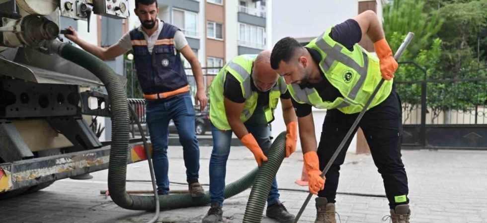 Yağmur suyu ızgaraları ve kanalizasyon hatlarında yoğun mesai