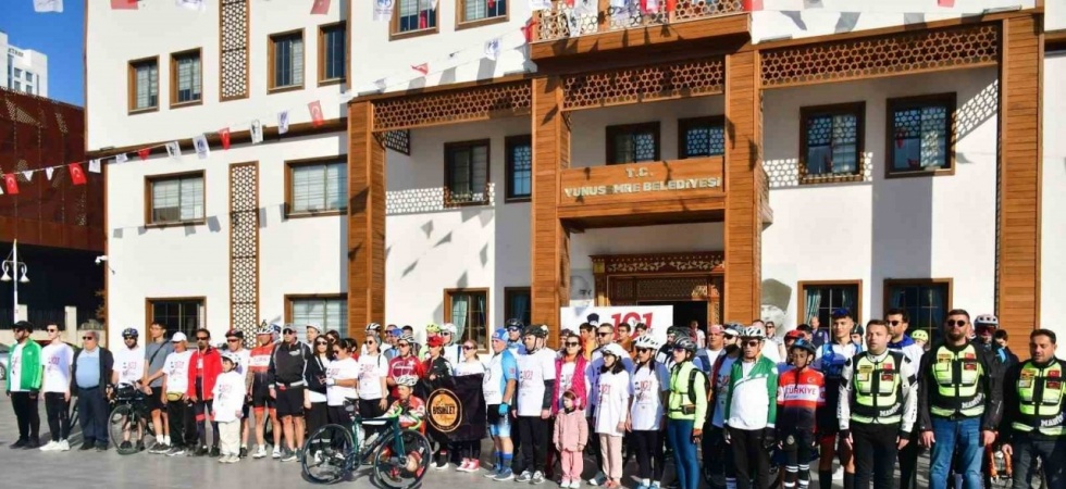 Yunusemre’de cumhuriyet için 101 kilometre pedal çevirdiler