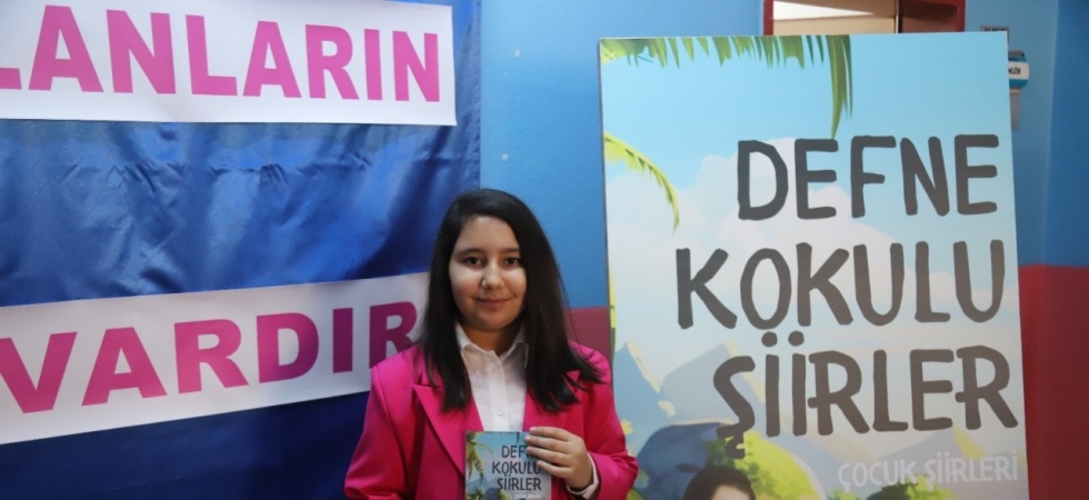 Akhisarlı 9 yaşındaki Defne’den ’Defne kokulu şiirler’