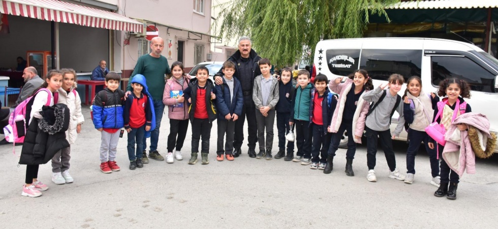 Aktaş Ziyaretlerinde Yediden Yetmişe Herkesi Dinliyor