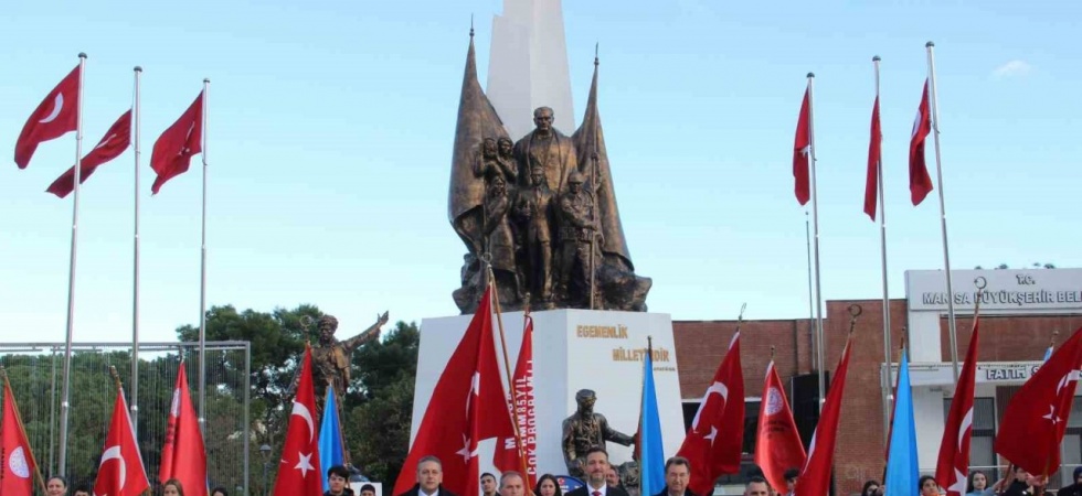 Manisa’da 24 Kasım Öğretmenler Günü kutlandı