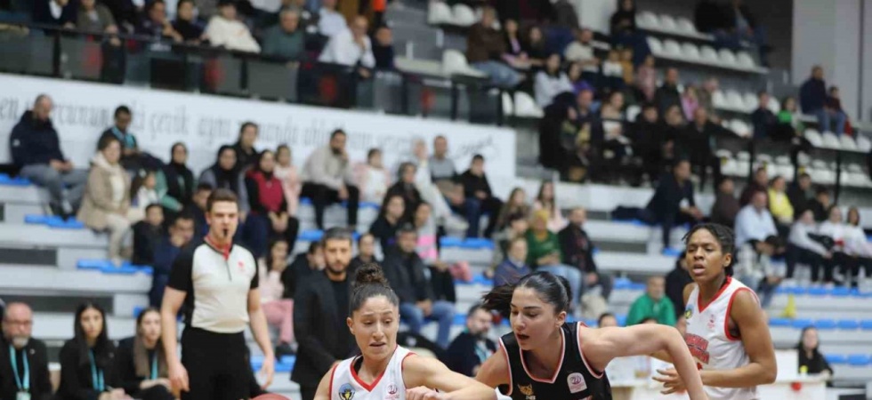 Potada gülen taraf Turgutlu Belediyespor Kadın Basketbol oldu