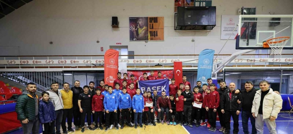 Manisa’da yapılan Okul Sporları Güreş Grup Müsabakaları sona erdi