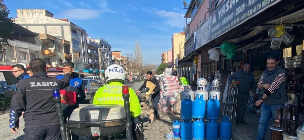 Turgutlu’da zabıta ve emniyetten kaldırım işgali denetimi