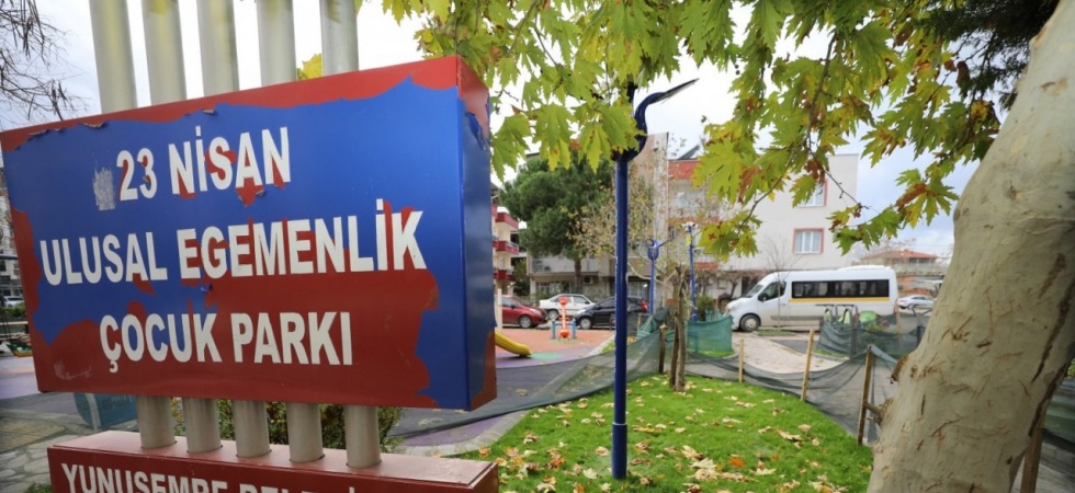 Yunusemre ile Muradiye’de parklar yeşillendi