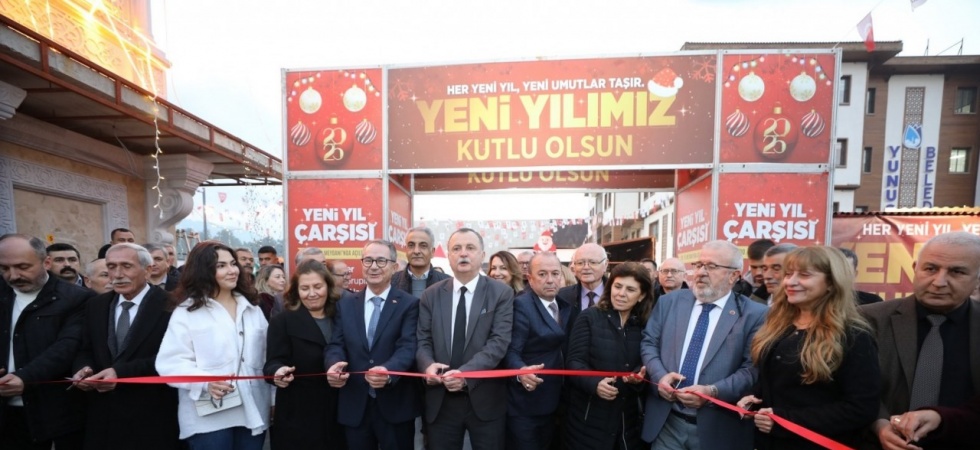 Yunusemre’de Yeni Yıl Çarşısı açıldı