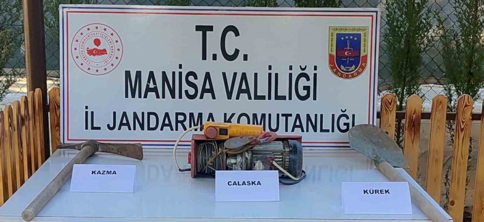 Manisa’da kaçak kazı yapan 5 kişi suçüstü yakalandı