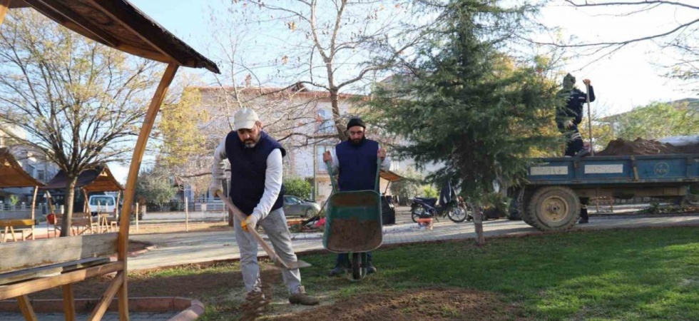 Turgutlu’nun park ve bahçelerinde yoğun çalışma