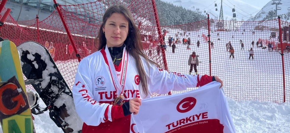 Bir ay önce başladığı sporda Türkiye şampiyonu oldu