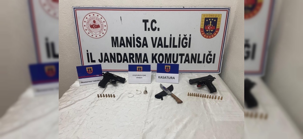 Jandarmanın asayiş uygulamasında ruhsatsız tabancalar ele geçirildi