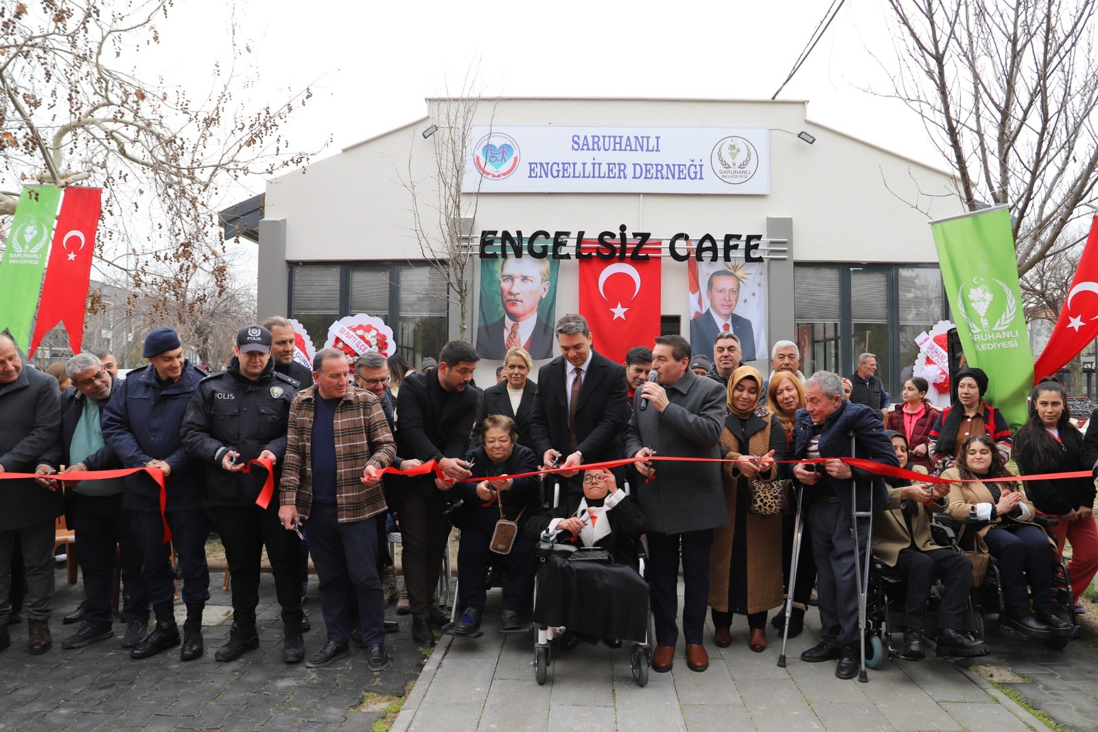 Saruhanlı'da "Engelsiz Kafe" hizmete açıldı.