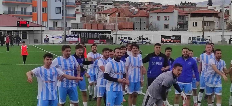 Selendi Belediye Spor 3 puanı tek golle aldı