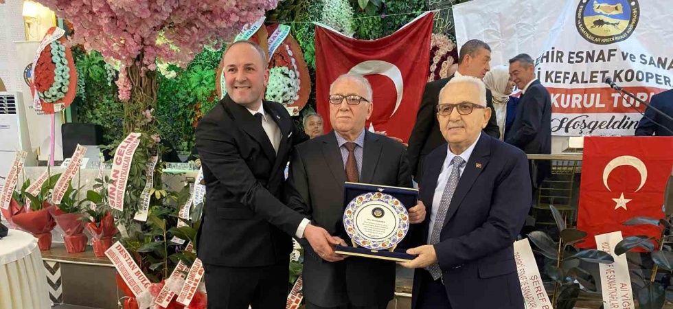 Süleyman Kalbur’a onursal başkanlık verildi