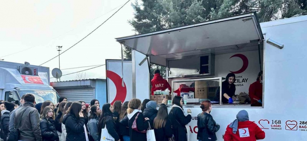 Türk Kızılay Manisa’dan EGEKAF’ta öğrencilere 10 bin kişilik yemek ikramı