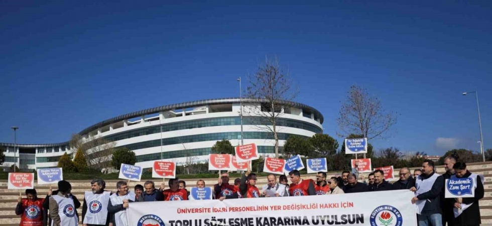 Üniversite idari personeli yer değişikliği hakkı istiyor