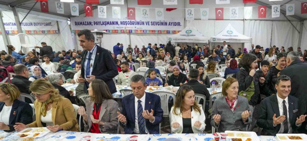 CHP Genel Başkanı Özel’den Suriye açıklaması: "Hepimizin yüreği ağzında"