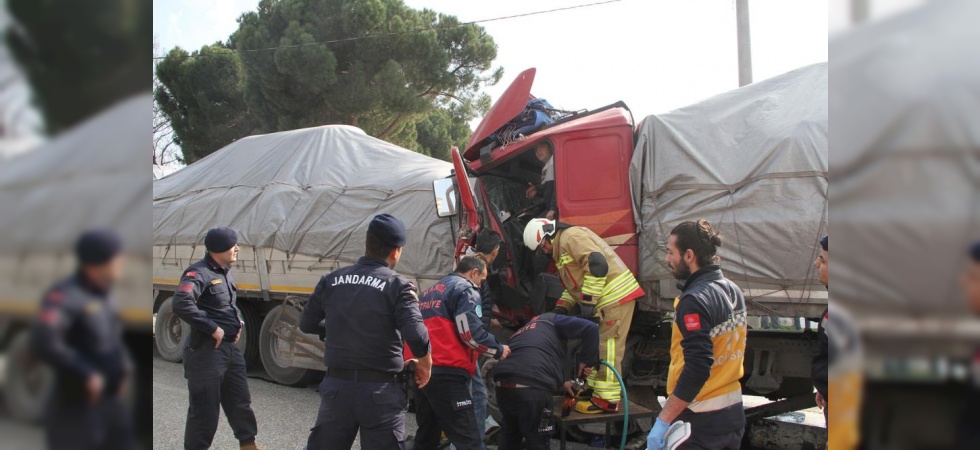 Manisa’da iki tır çarpıştı: 1 yaralı