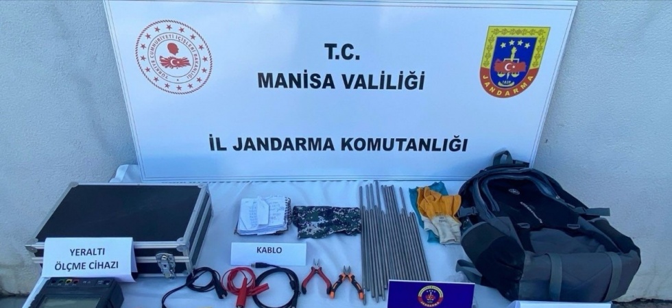 Manisa’da kaçak kazı operasyonu: 4 kişi suçüstü yakalandı